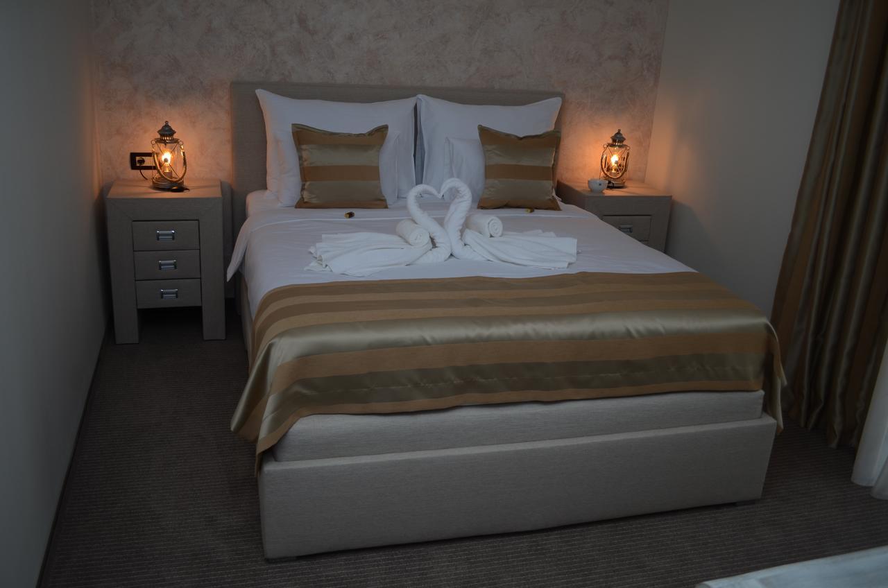 Hotel Helada Tivat Luaran gambar