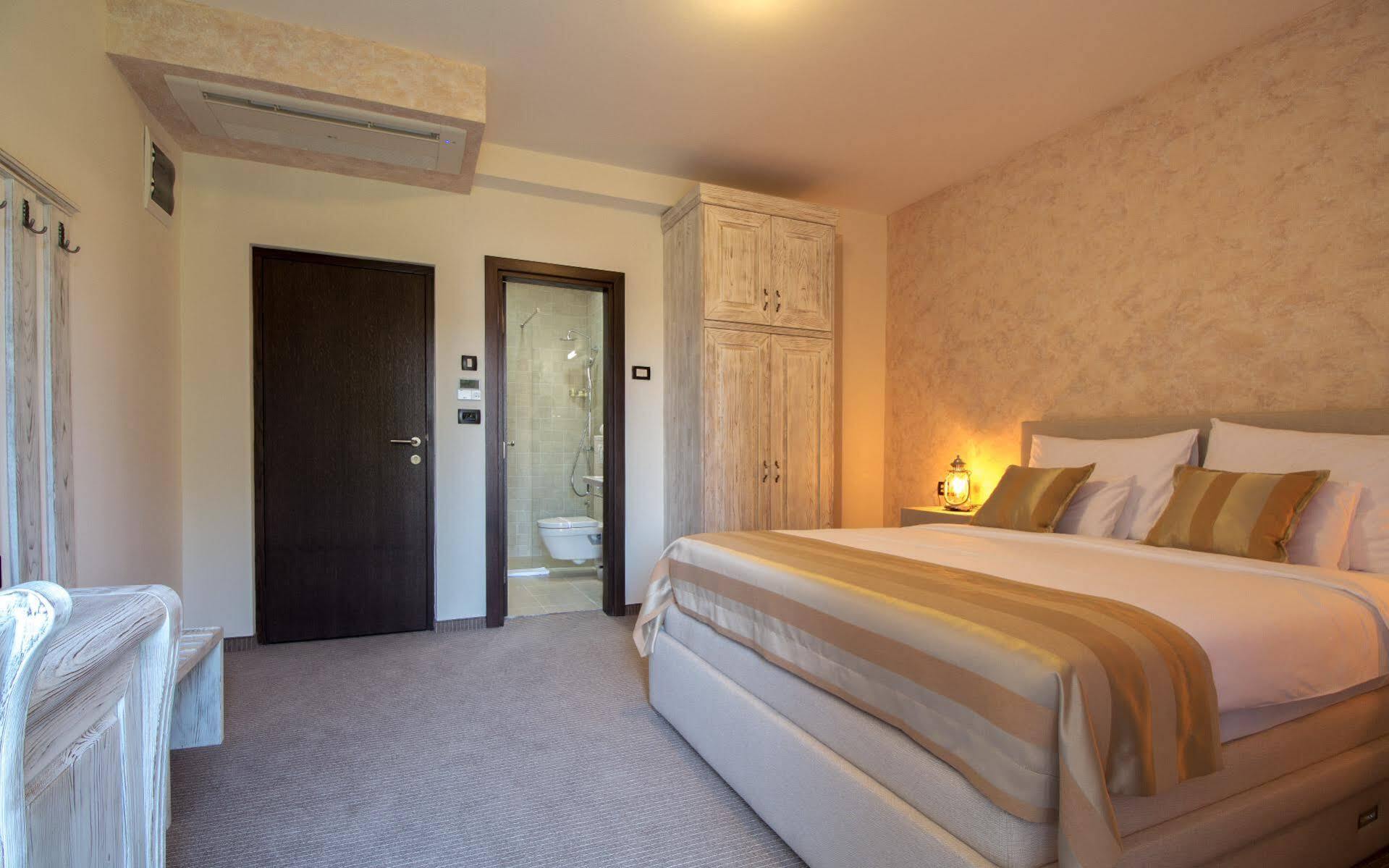 Hotel Helada Tivat Luaran gambar