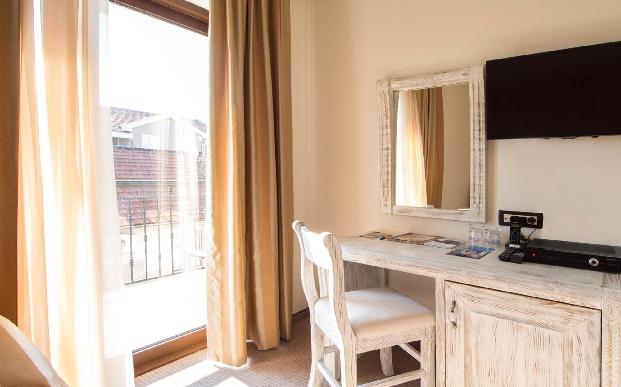 Hotel Helada Tivat Luaran gambar