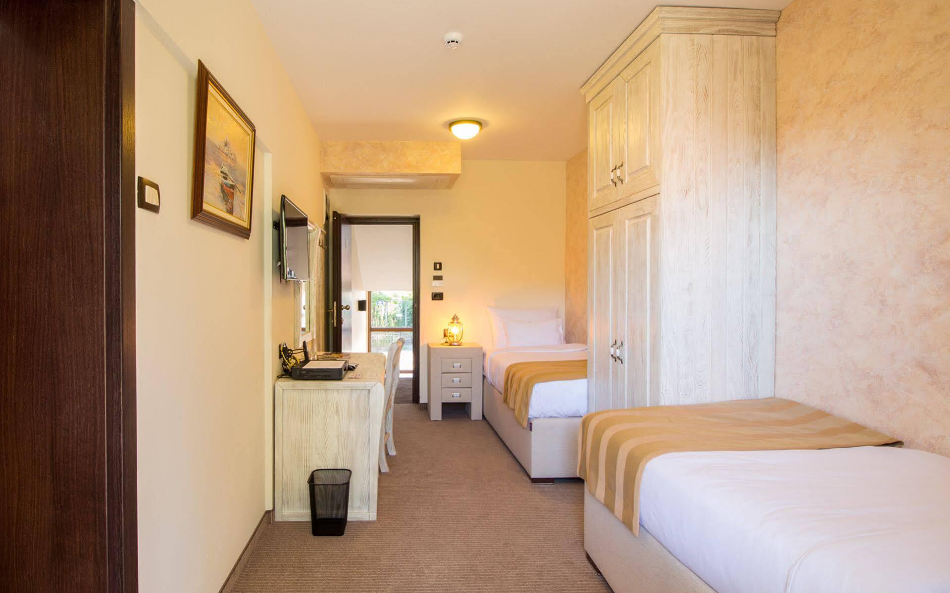 Hotel Helada Tivat Luaran gambar
