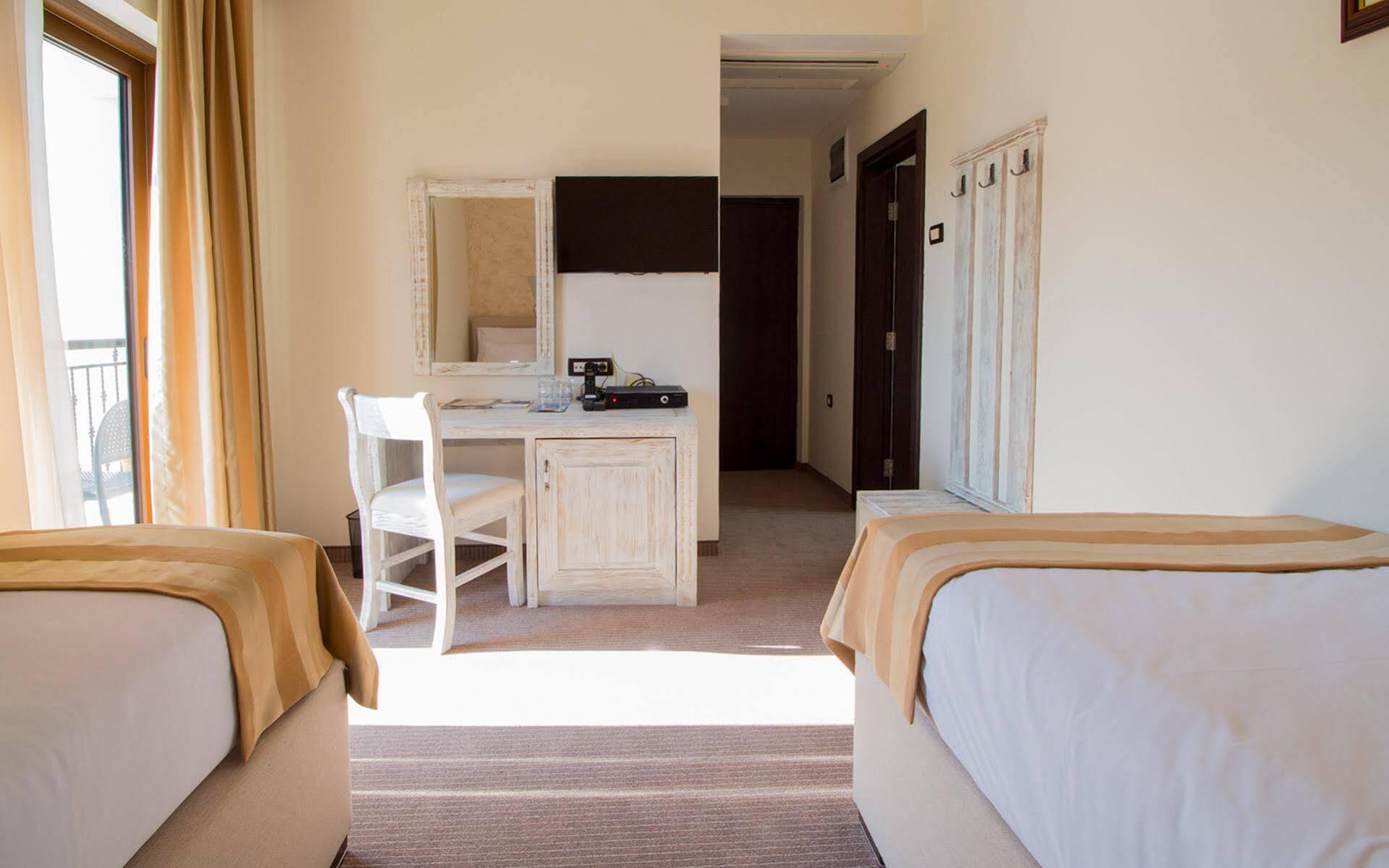 Hotel Helada Tivat Luaran gambar