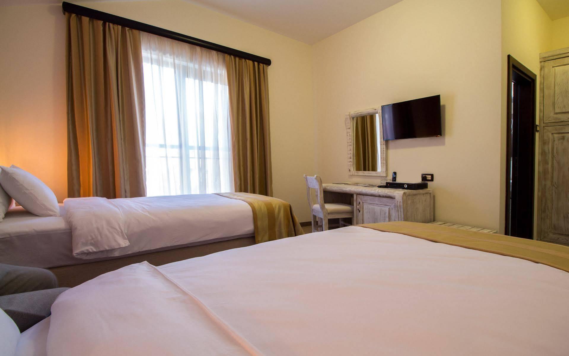 Hotel Helada Tivat Luaran gambar