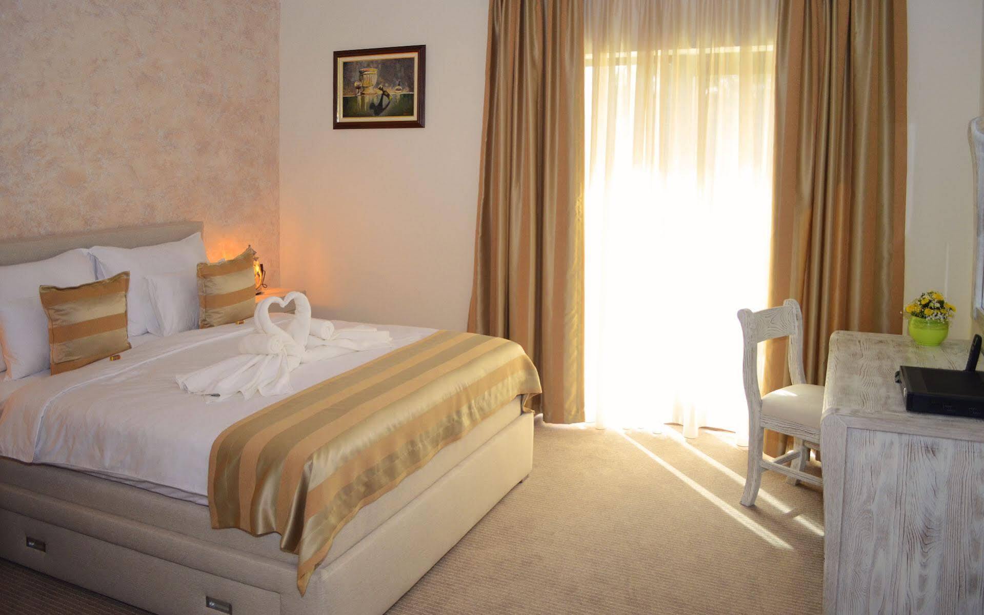 Hotel Helada Tivat Luaran gambar